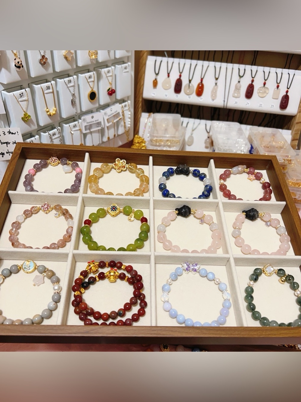（05-18）Handmade bracelets for live show